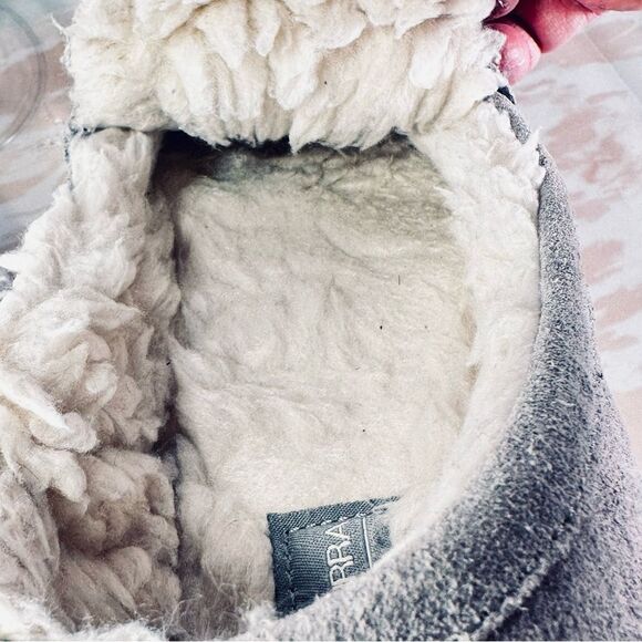 Kookaburra Slippers By Uggs - Picture 8 of 13